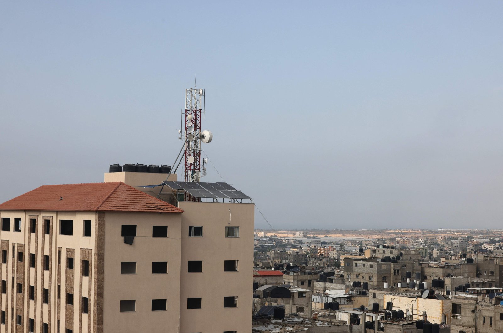 Shërbimet e telekomunikacionit janë mbyllur plotësisht në Gaza